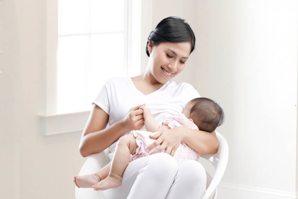 Chăm sóc dinh dưỡng cho trẻ trong thời kỳ bú mẹ